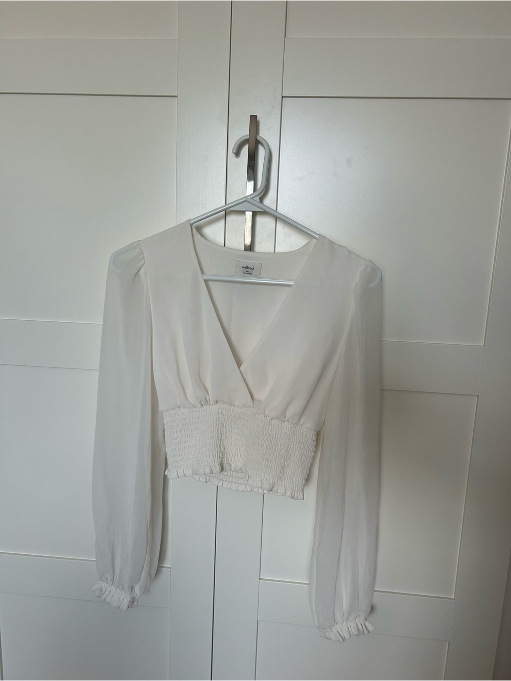 Aritzia Wilfred White V-Neck Smocked Waist Long Sleeve Blouse